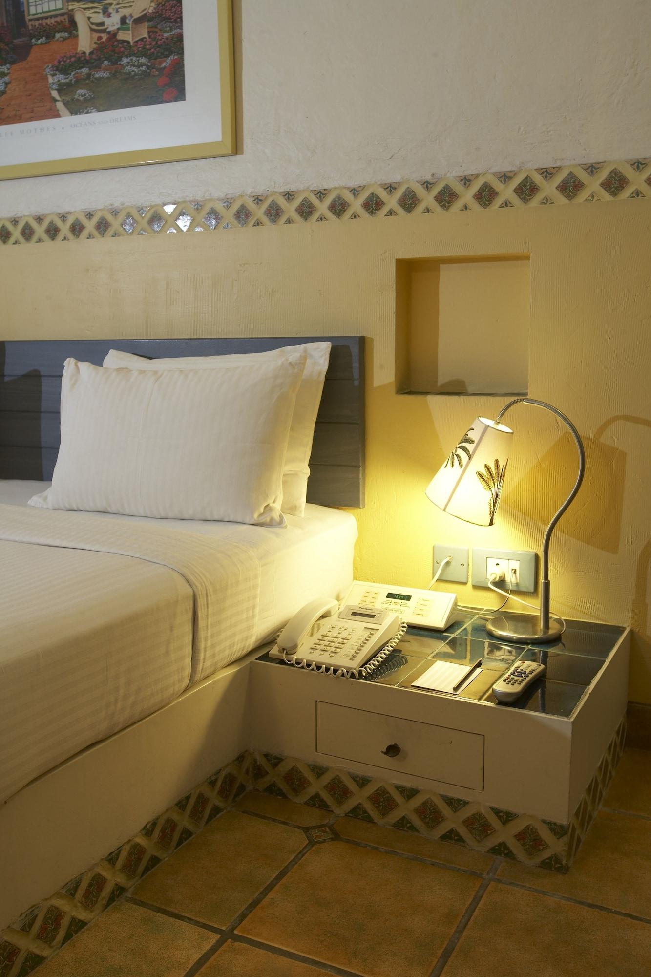 The Gordon House Hotel, Colaba Мумбаи Экстерьер фото