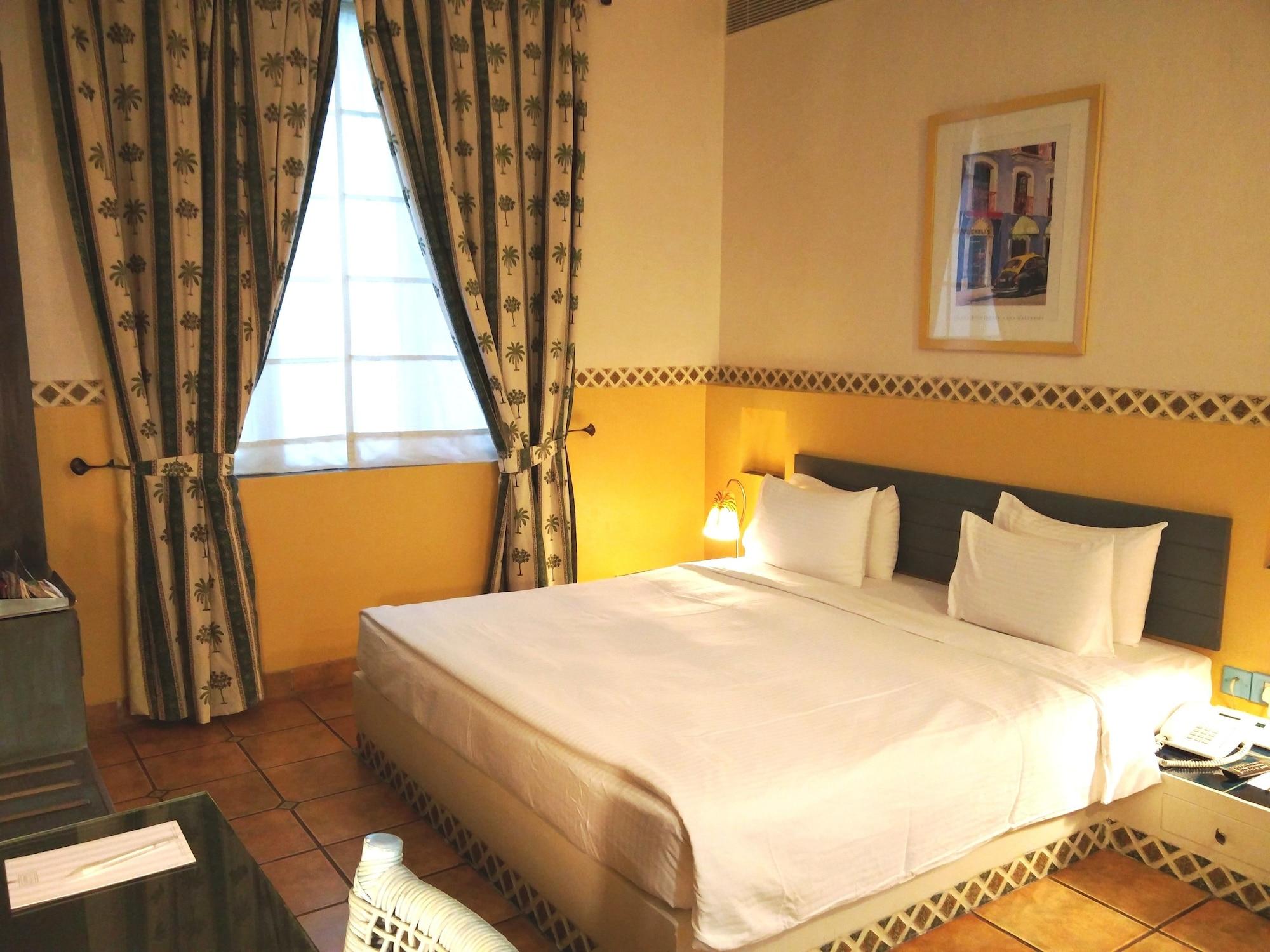 The Gordon House Hotel, Colaba Мумбаи Экстерьер фото