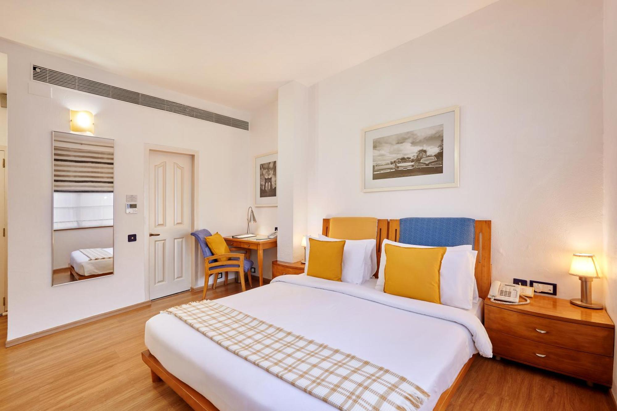 The Gordon House Hotel, Colaba Мумбаи Экстерьер фото