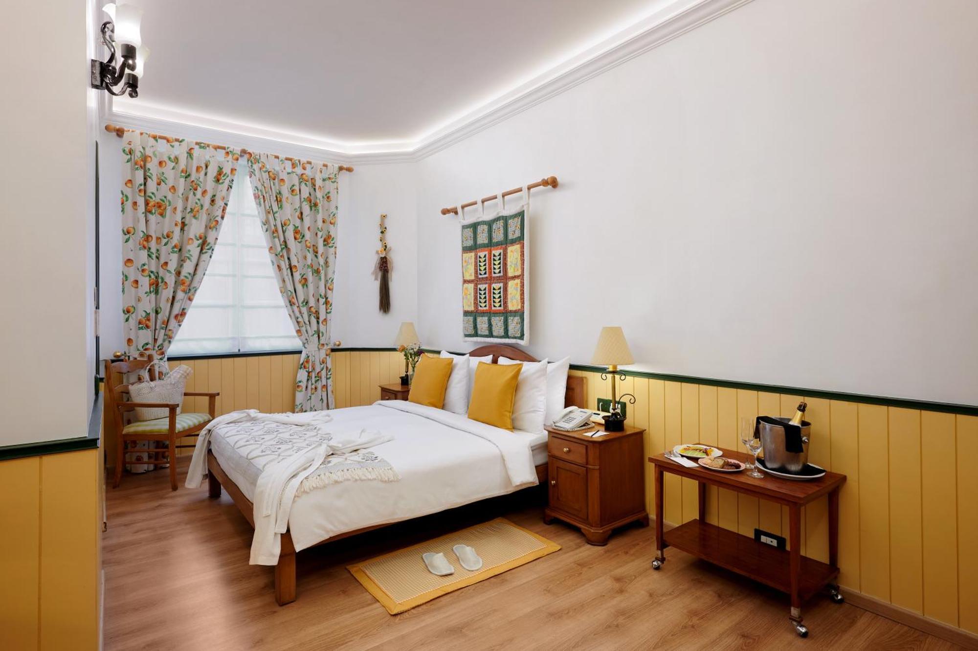The Gordon House Hotel, Colaba Мумбаи Экстерьер фото