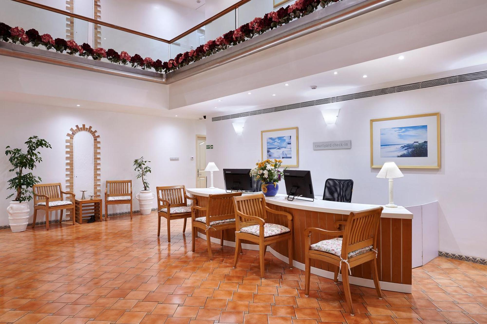 The Gordon House Hotel, Colaba Мумбаи Экстерьер фото