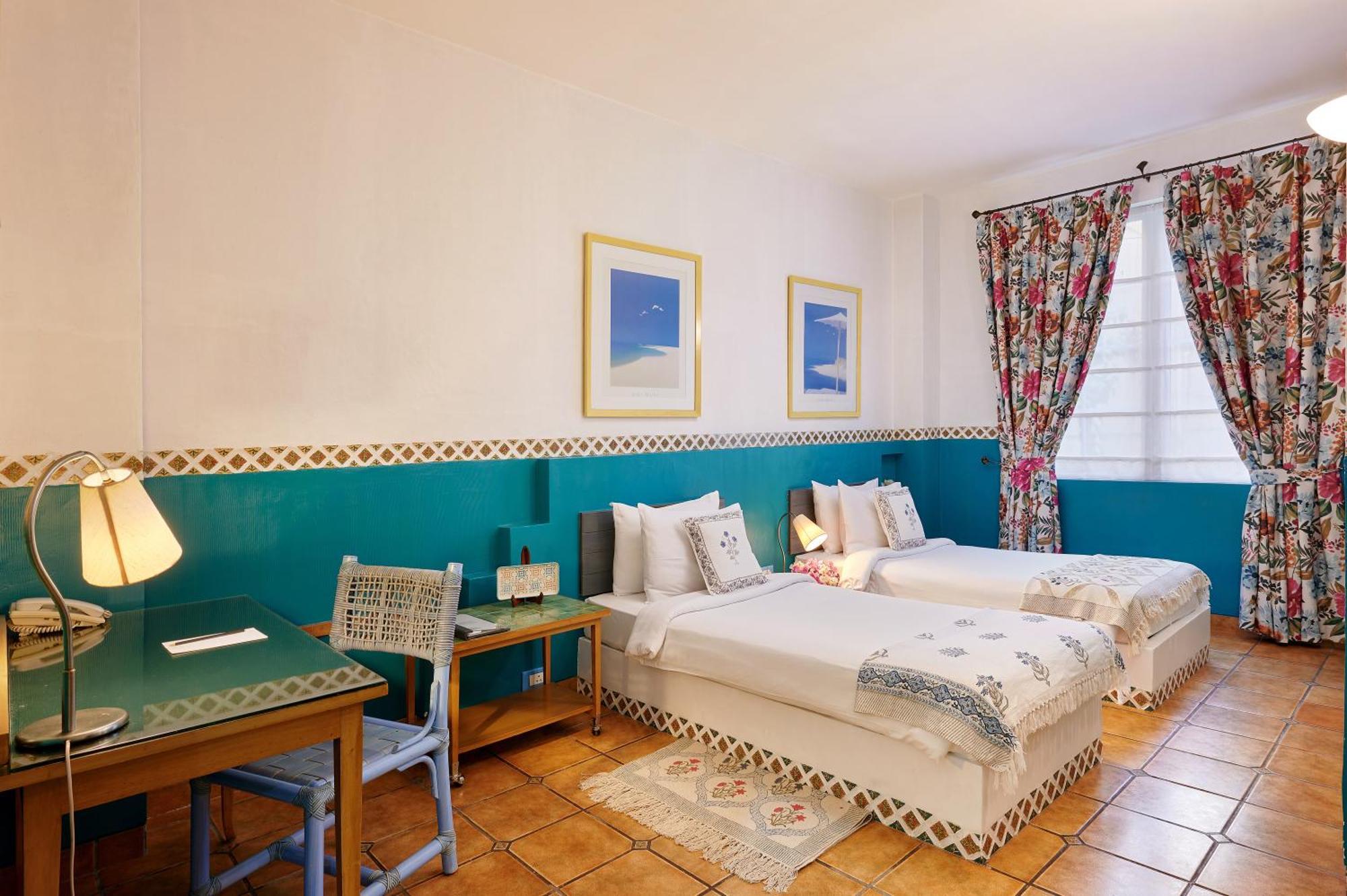 The Gordon House Hotel, Colaba Мумбаи Экстерьер фото