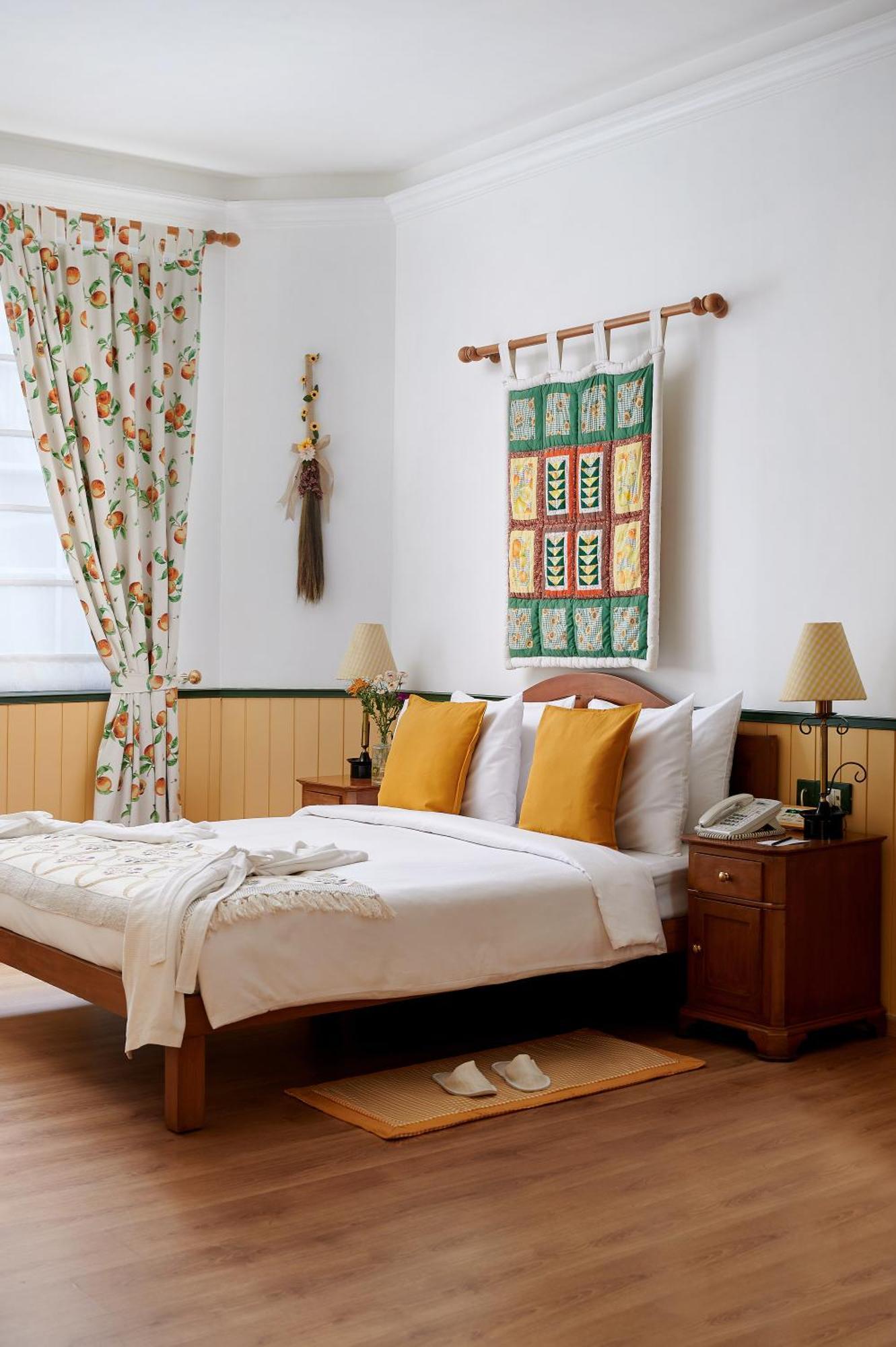 The Gordon House Hotel, Colaba Мумбаи Экстерьер фото